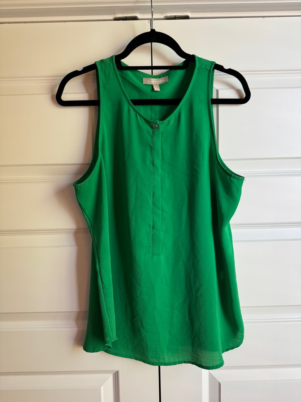Banana Republic Sleeveless Green Henley Camisole